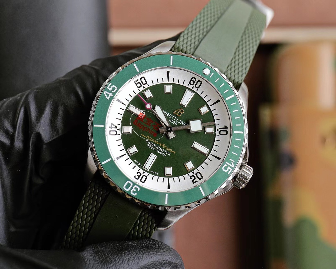 Breitling Superocean Green dial Automatic Movement - 42mm  Replica watches